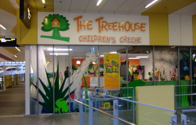 THE TREEHOUSE　FREE　CHILDCARE